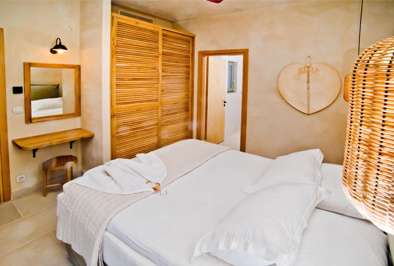 Petra Boutique Villas Arginonda Esterno foto